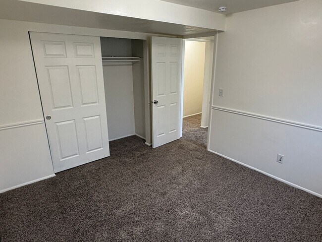 Building Photo - Beautiful five bedroom home