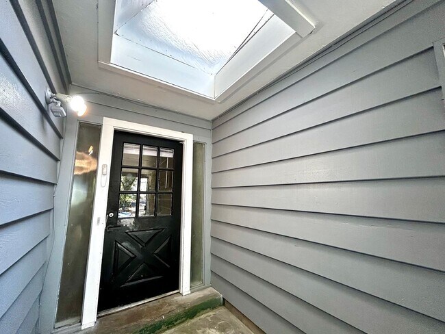 Primary Photo - 3304 Tom Green St