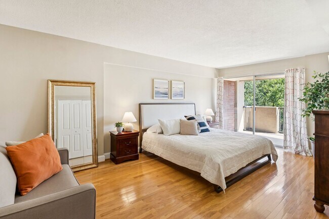 Building Photo - Incredible 2-Bedroom & 2-Bathroom in Pentagon City!