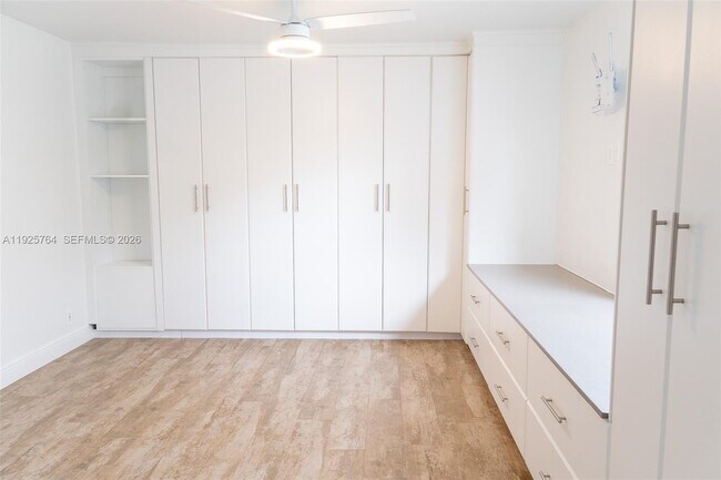 Building Photo - 5464 NE 3rd Ave