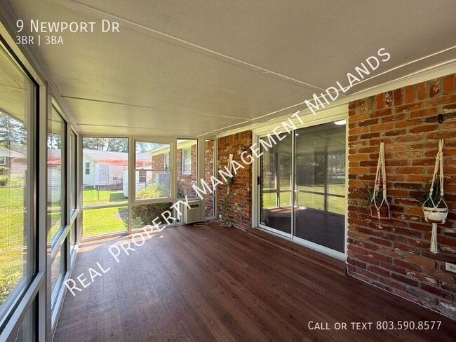 Building Photo - 9 Newport Dr