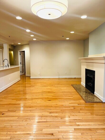 Building Photo - 1305 Clifton St NW