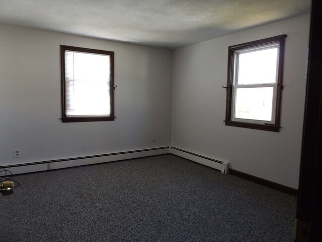 Building Photo - 28 Greenwich St