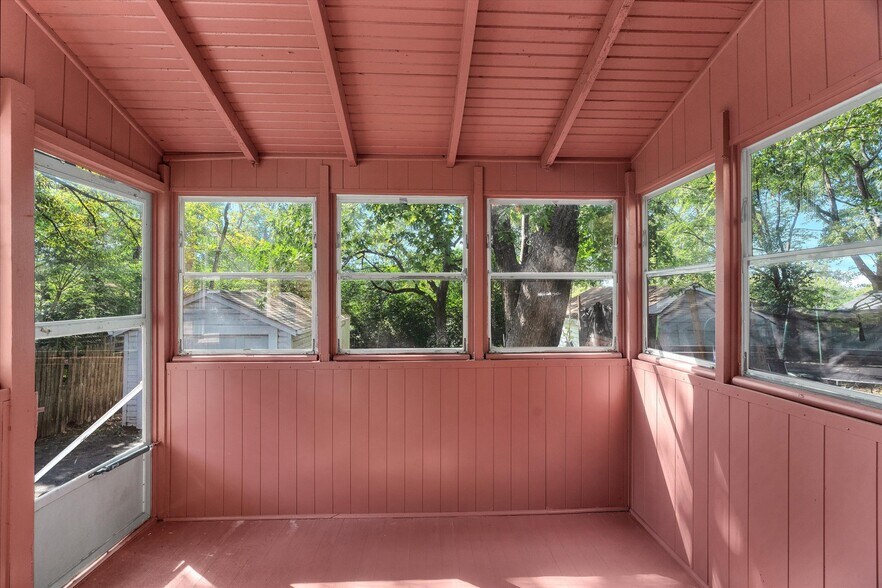 Building Photo - 10063 Diamond Dr