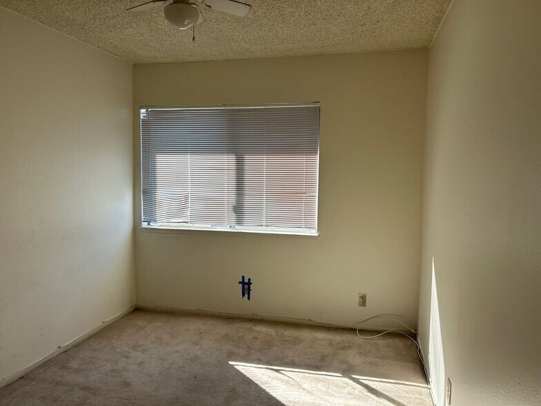Building Photo - 773 Windwood Dr