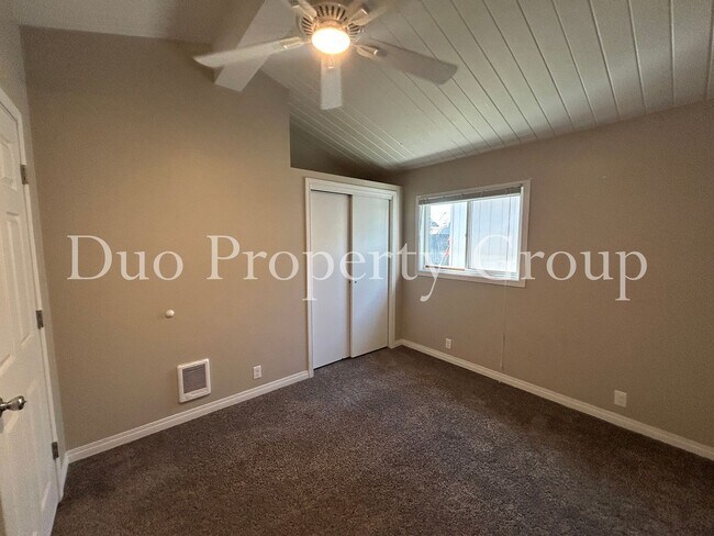 Building Photo - G Street