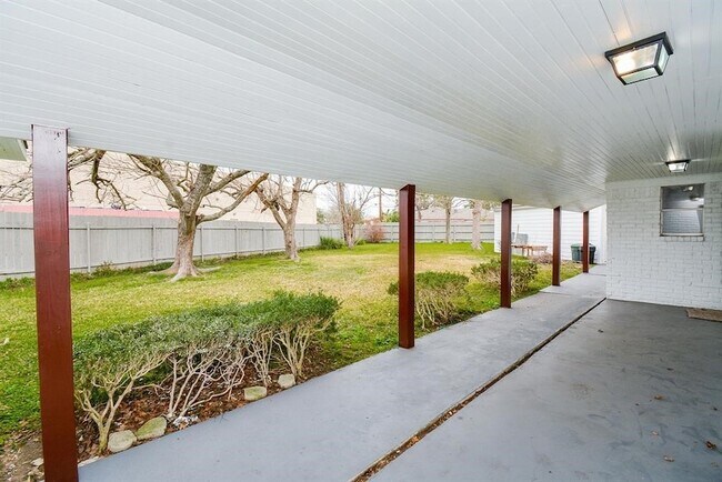 Building Photo - 8518 Braesview Ln