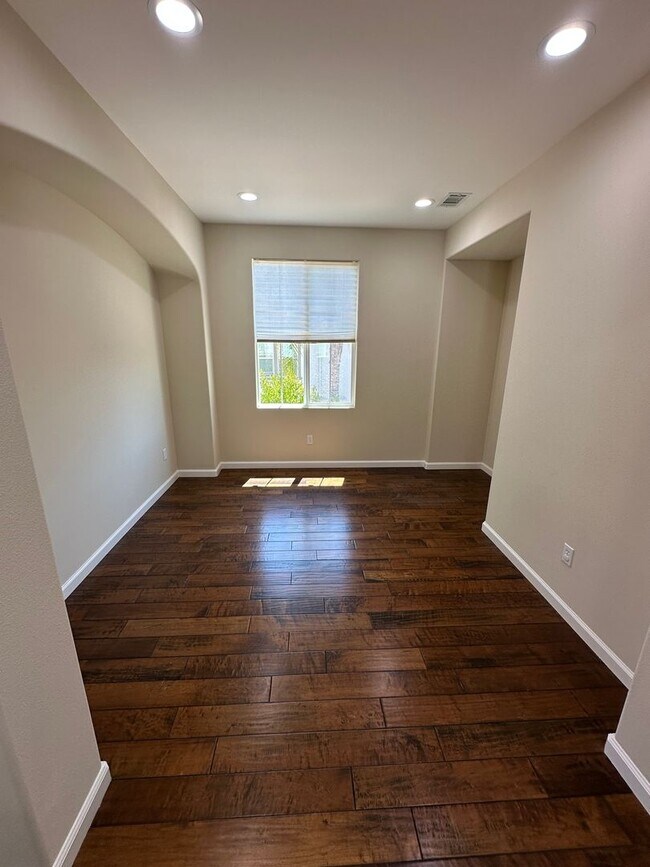 Building Photo - 4 Bed 3 Bath +Office/Den In San Ramon