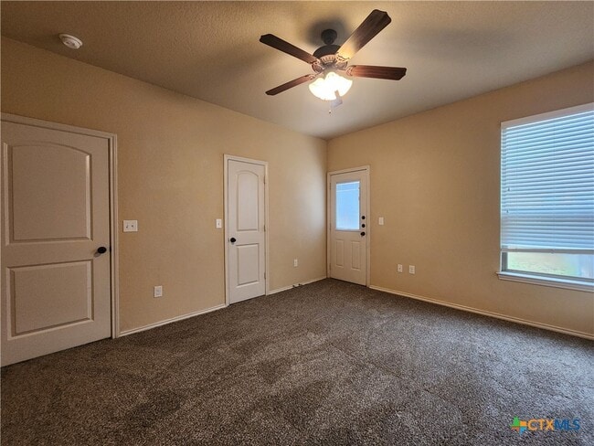 Building Photo - 712 Creekside Cir