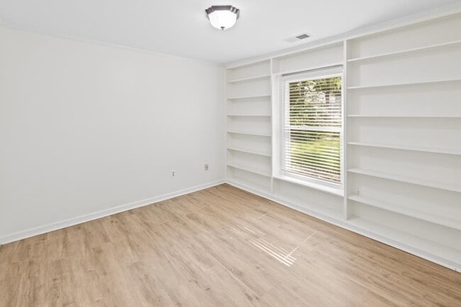 Building Photo - 1696 Hapano Dr