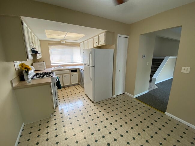 Building Photo - 37283 Charter Oaks Blvd