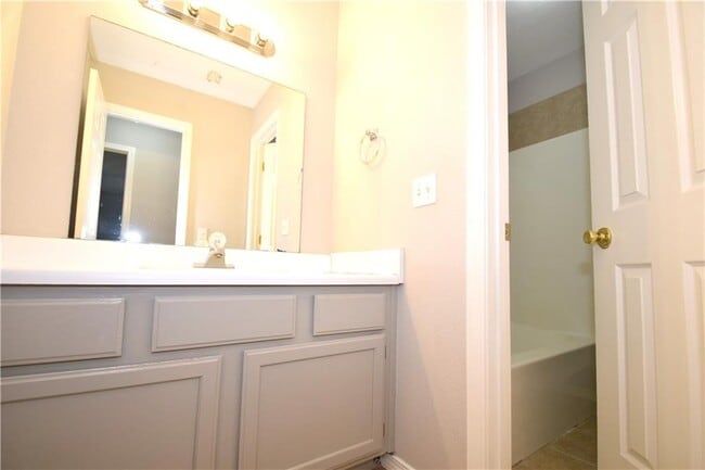 Building Photo - 2510 SE 4th St