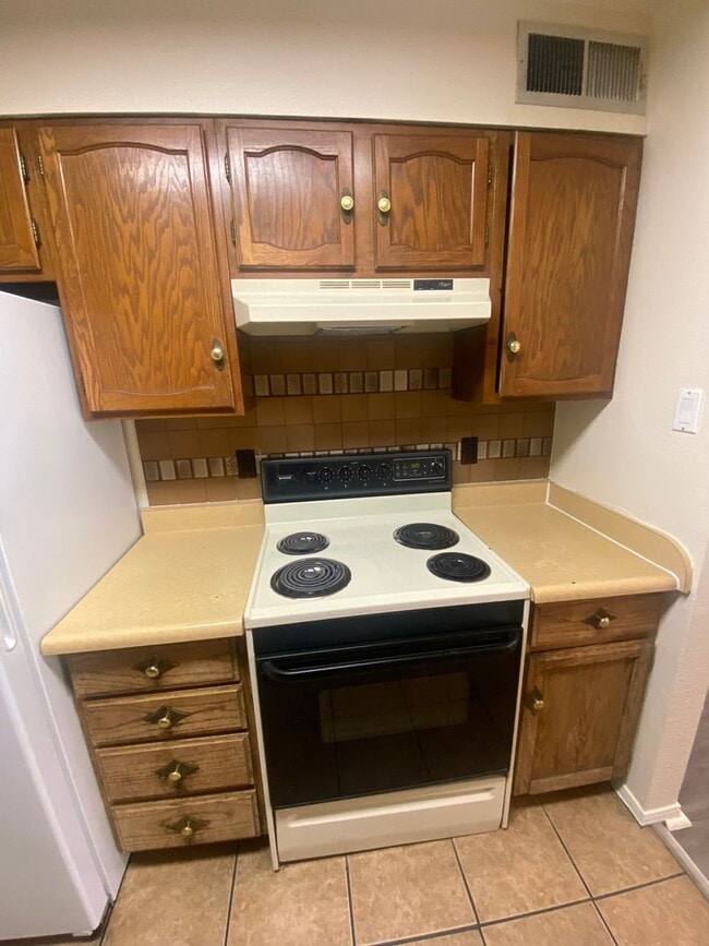 Building Photo - los-2940