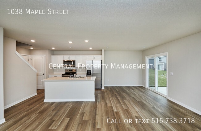 Building Photo - 1038 Maple St