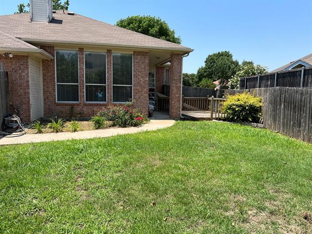 Building Photo - 809 Aylesbury Dr