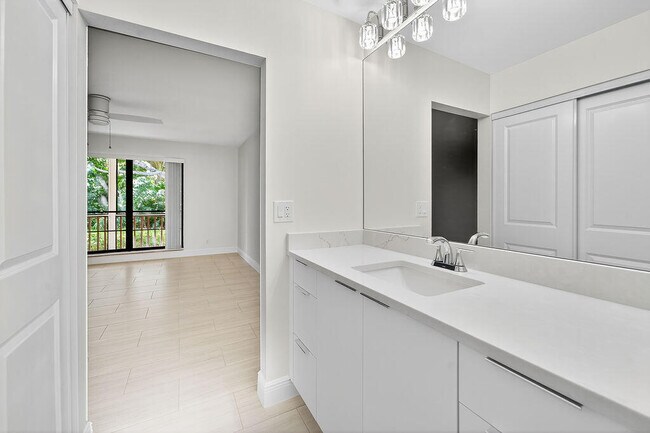 Building Photo - 114 Brackenwood Rd