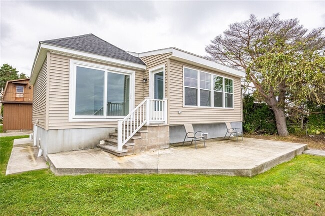 Building Photo - 200 Lakeshore Dr