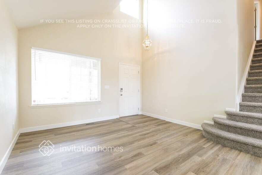 Building Photo - 15130 E 116th Dr