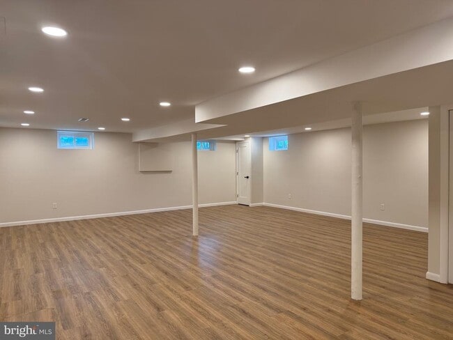 Building Photo - 1306 Pine Ridge Ln