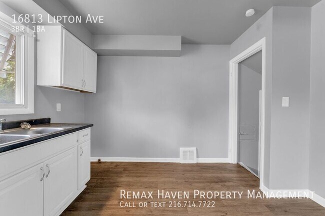 Building Photo - 16813 Lipton Ave, Cleveland - Charming 3 B...