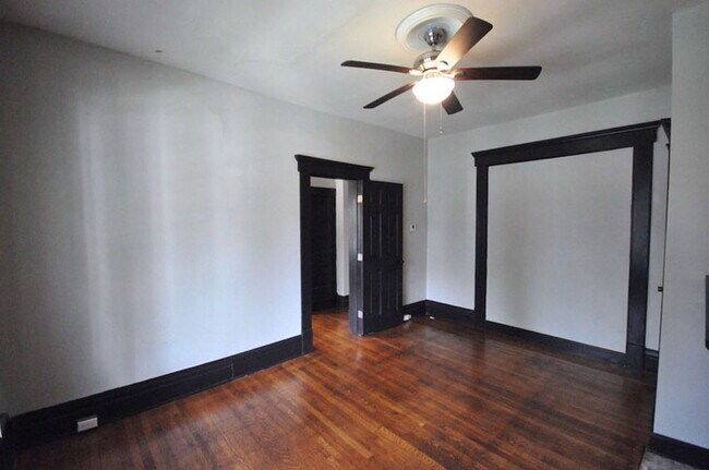 Building Photo - 131 W 8th Ave