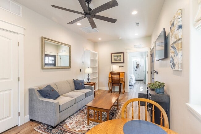 Building Photo - Charming Fully Furnished 1 Bedroom, 1 Bath...