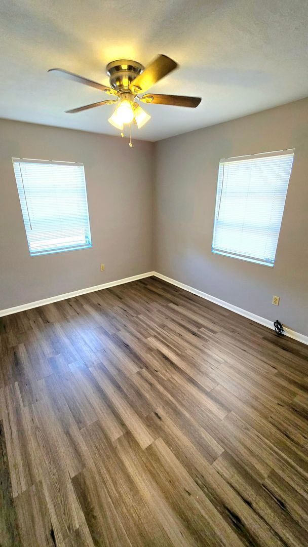 Building Photo - Charming Corner Lot Home in Deland- Near T...