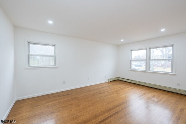 Building Photo - 36 E Henry St