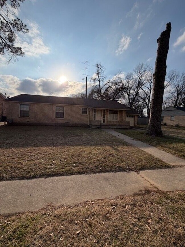 Building Photo - 312 N 37th St