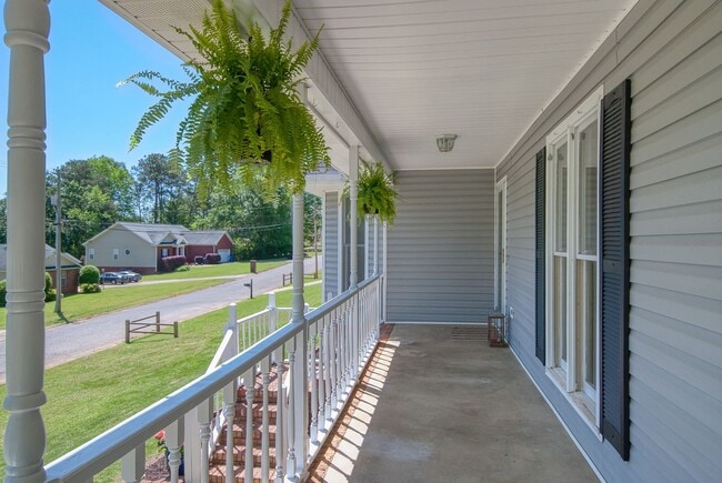 Building Photo - 1110 Berkshire Dr