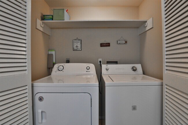 Building Photo - 5005 Georgi Ln