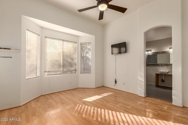 Building Photo - 1345 W Musket Way