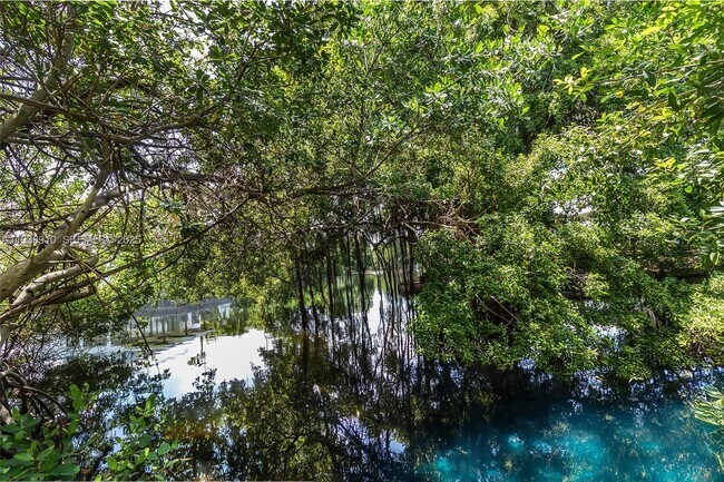 Building Photo - 19212 NE 25th Ave