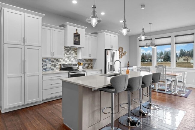Building Photo - 1015 Riparian Dr