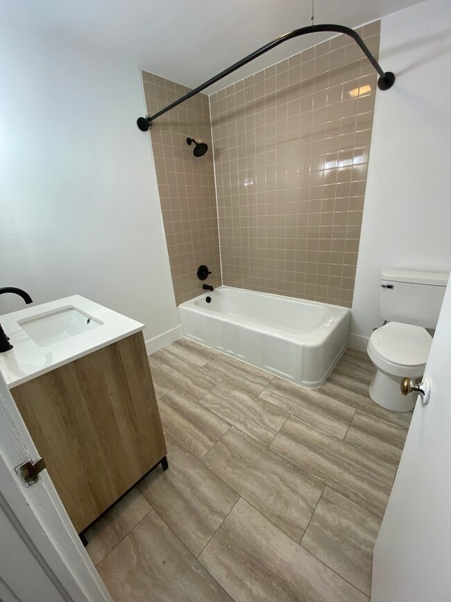 Building Photo - 1627 S Indianapolis Ave