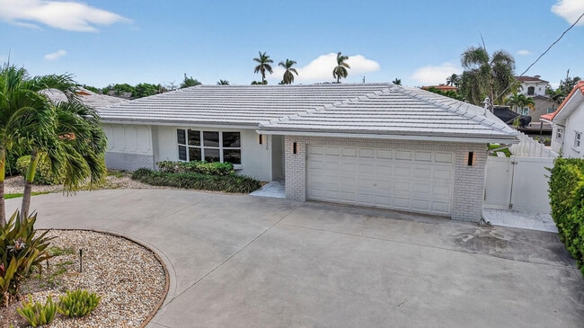 Building Photo - 2720 NE 59th St