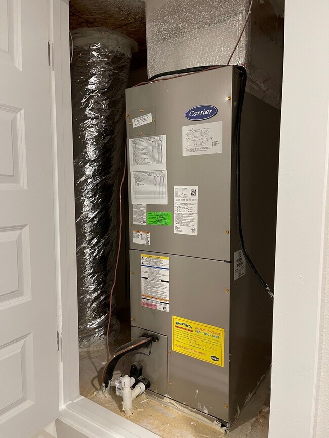 Building Photo - 1630 Iroquois Ct