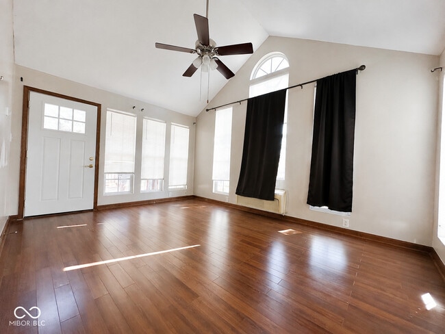 Building Photo - 7226 Parklake Cir