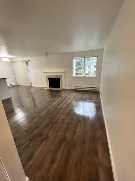 Building Photo - 15415 35th Ave W