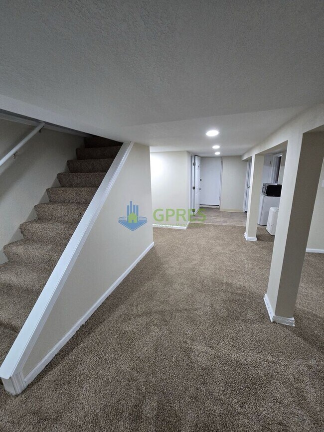 Building Photo - Newly renovated Beechview Home with Bonus Room walking distance to the T