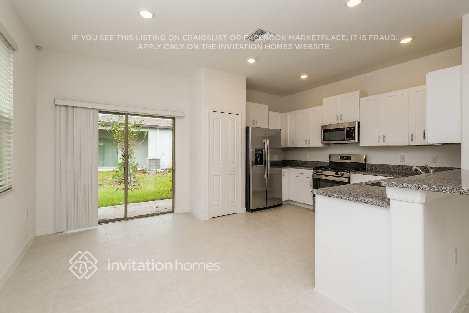 Building Photo - 8298 Crescent Oaks Dr