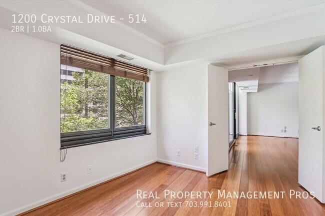 Building Photo - 1200 Crystal Dr