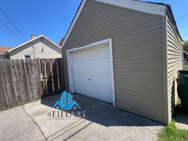 Building Photo - "Charming 3-Bed Home with Partially Finished Basement & Gleaming Hardwood Floors in Hammond - 226...