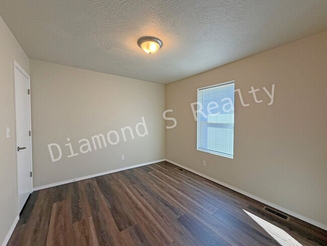 Building Photo - **MOVE IN SPECIAL!** Brand New Build - Conveniently Located near National and Kearney
