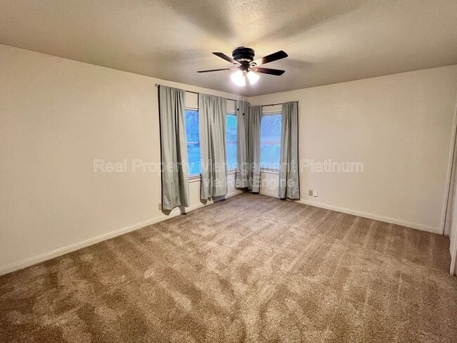 Building Photo - 1132 W Saginaw Way