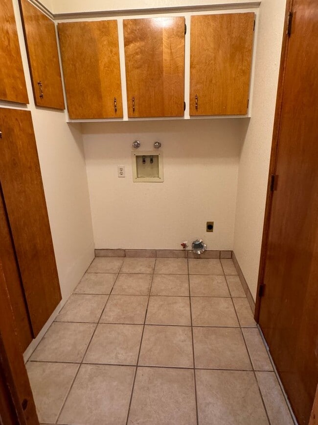 Building Photo - $500 off first months rent, Nice Home in the Telshor Area