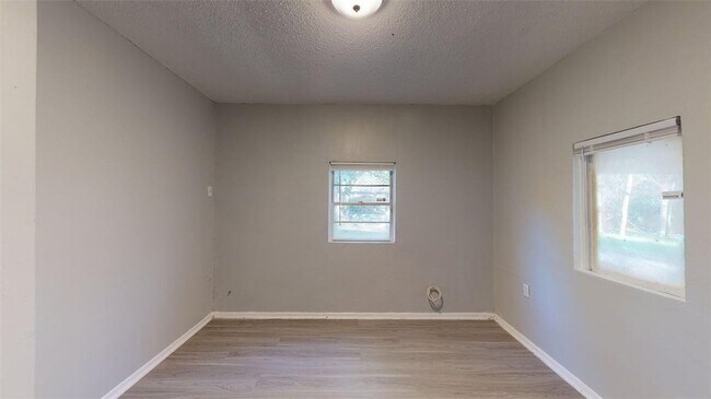 Building Photo - 4000 Margaret St