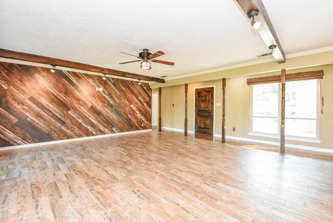 Building Photo - 12402 Amado Dr