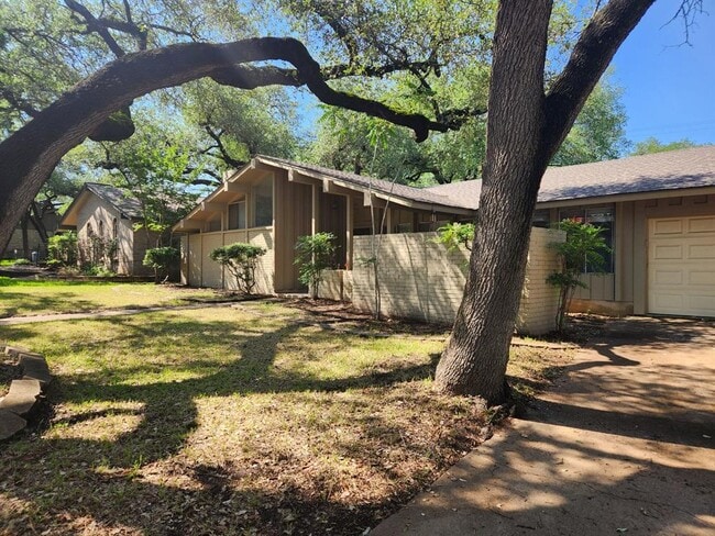 Building Photo - 4106 Greystone Dr