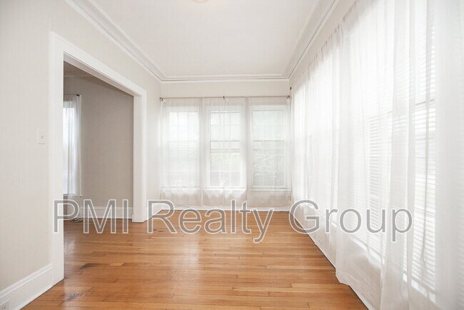 Building Photo - 2129 Coventry Rd